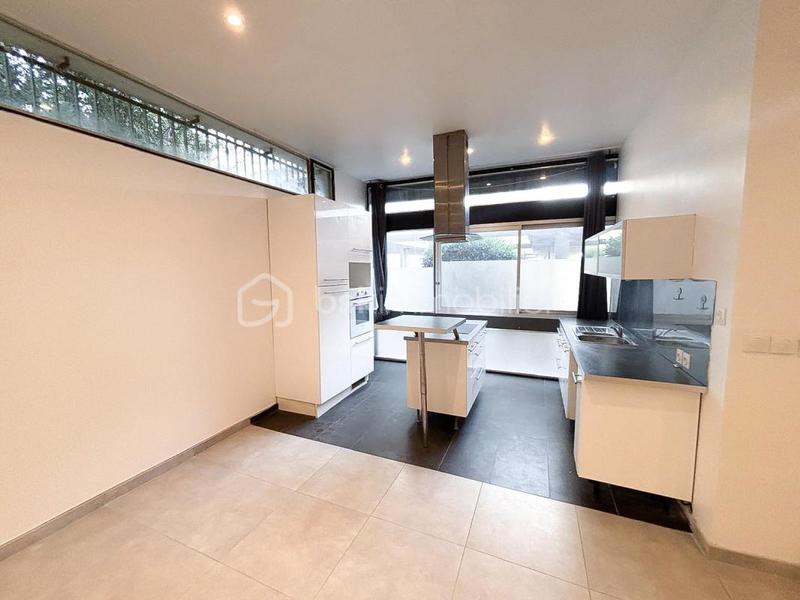 Loft - 83 m² - 3 pièces