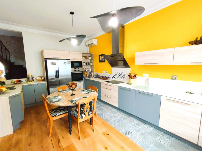 Maison - 265 m² - 12 pièces