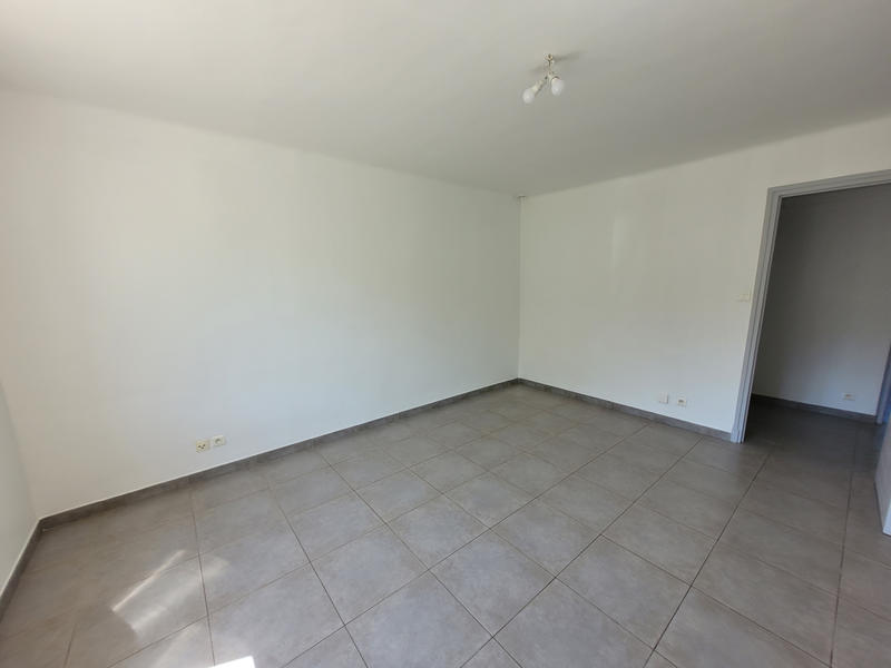 Appartement - 65 m² - 5 pièces