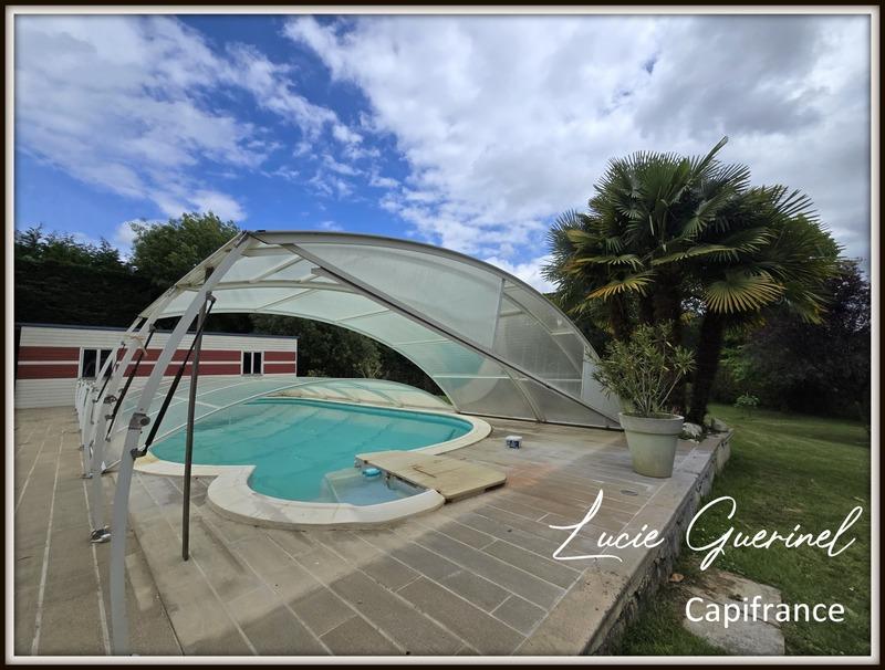 Maison - 246 m² - 10 pièces