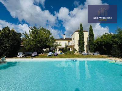 Maison ancienne - 300 m² - 12 pièces