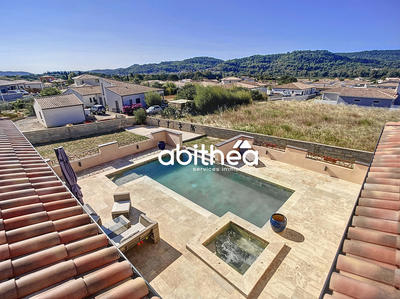 Villa - 181 m² - 6 pièces