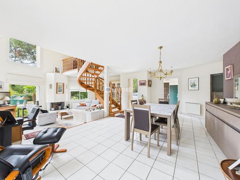 Maison d'architecte - 182 m² - 6 pièces