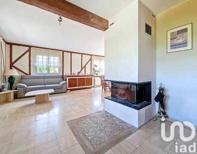 Maison - 244 m² - 10 pièces