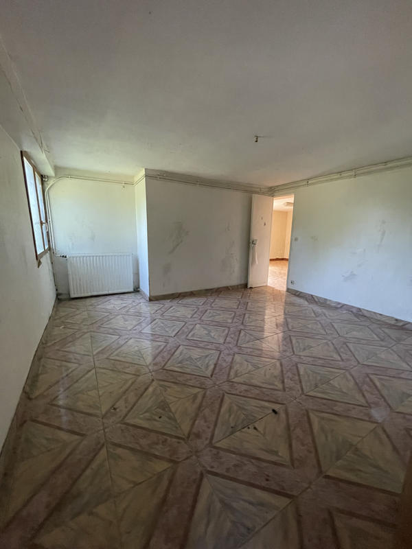 Maison - 300 m² - 3 pièces