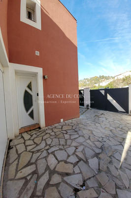 Maison - 93 m² - 5 pièces