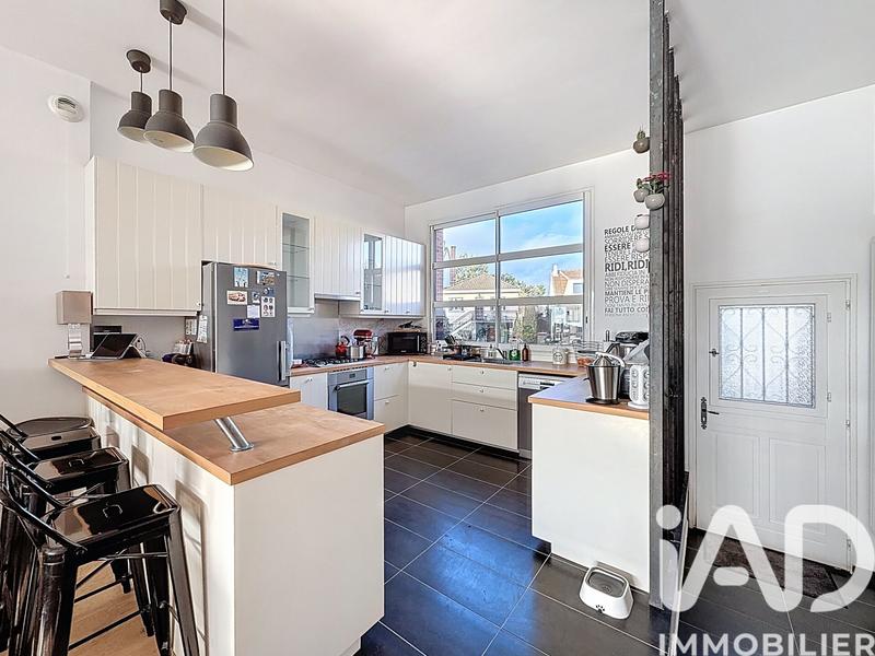 Maison - 196 m² - 7 pièces