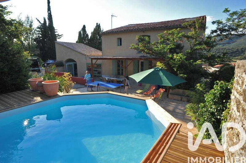 Maison - 340 m² - 9 pièces