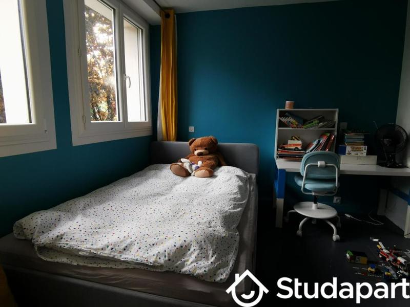 Chambre - 11 m² - 1 pièce