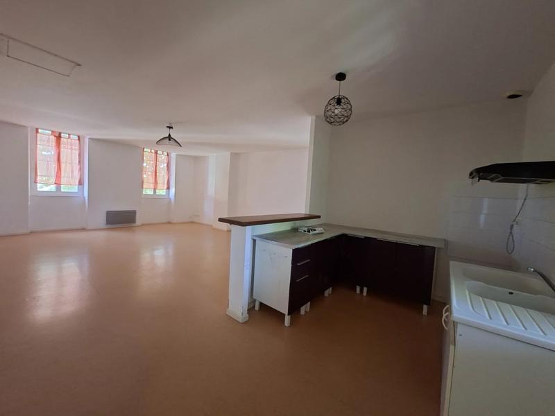 Maison - 113 m² - 9 pièces