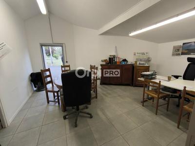 Bureau - 180 m² - 1 pièce