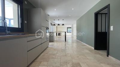 Demeure - 160 m² - 4 pièces