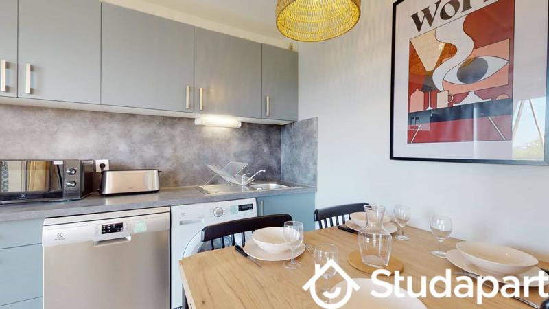 Chambre - 10 m² - 1 pièce