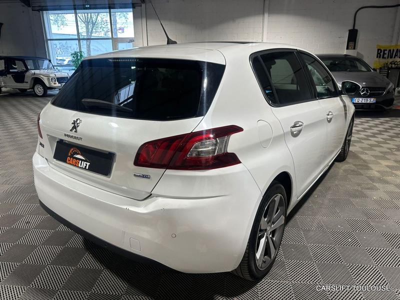 Peugeot 308 1.6 BlueHdi 120cv Feline Eat6 - Boite automatique toit panoramique