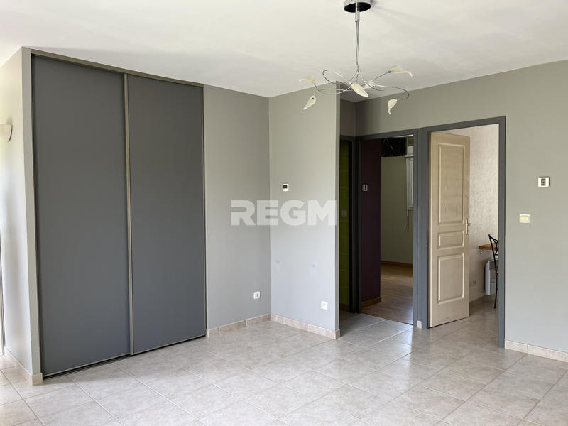 Maison - 215 m² - 8 pièces