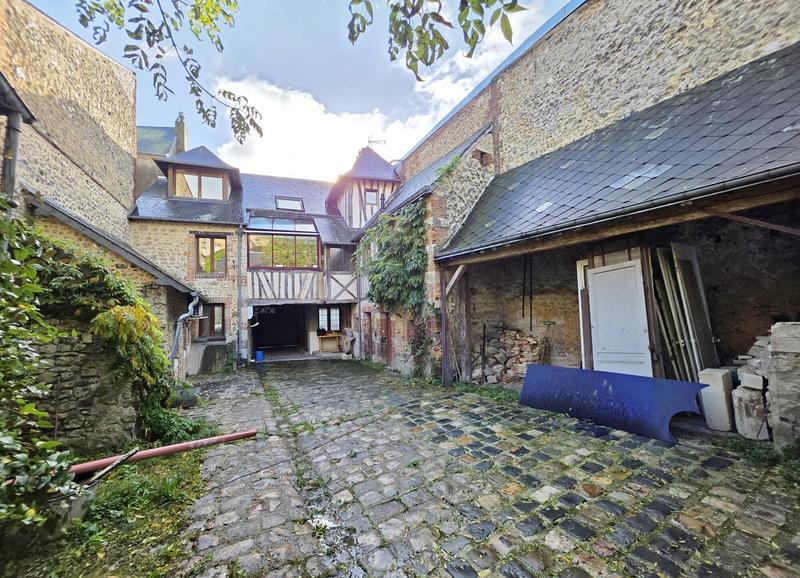 Maison - 170 m² - 10 pièces