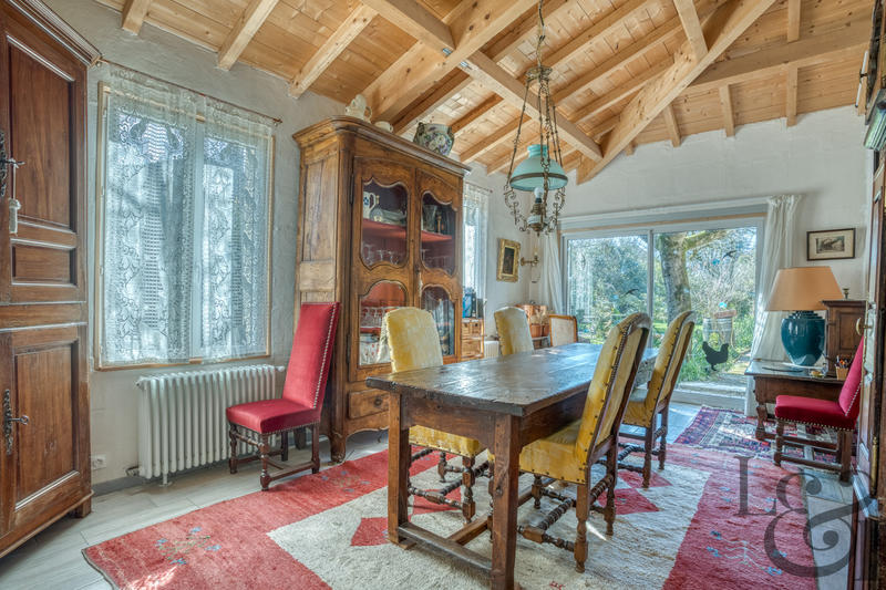 Maison - 206 m² - 7 pièces