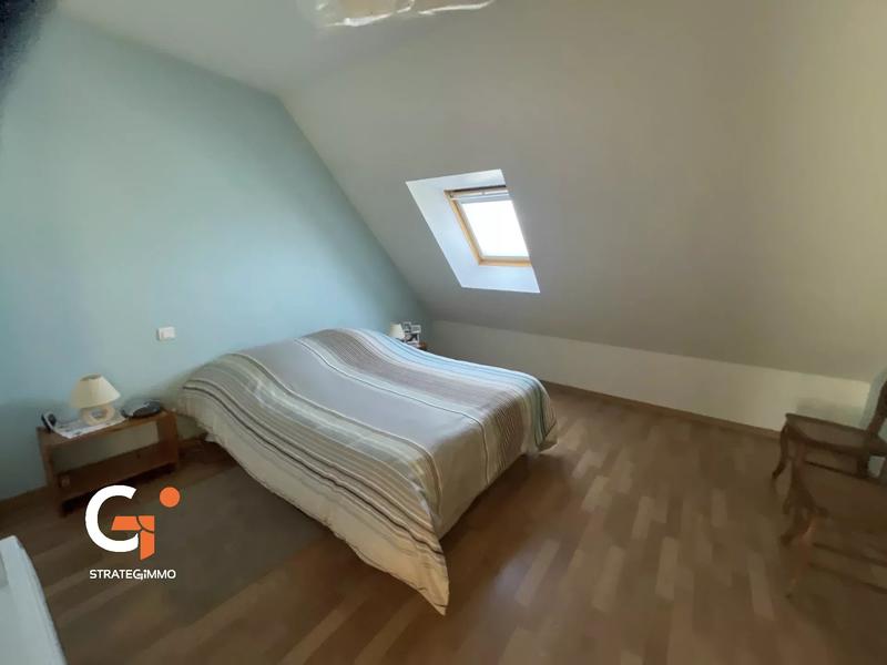 Maison - 220 m² - 8 pièces