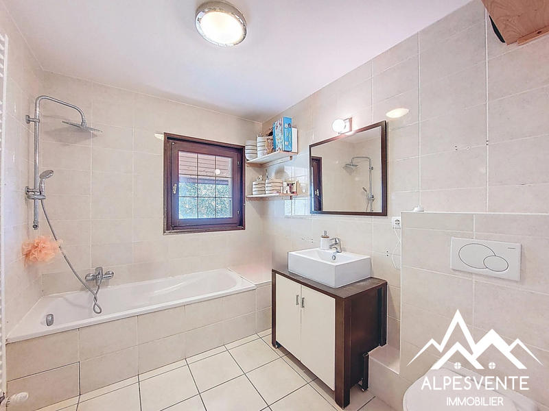 Maison - 102 m² - 4 pièces