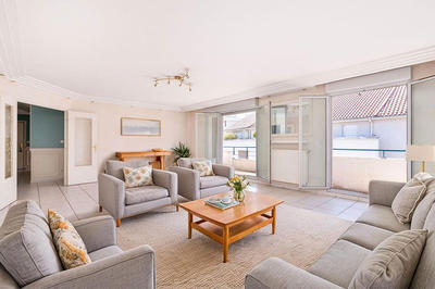 Appartement - 140 m² - 5 pièces