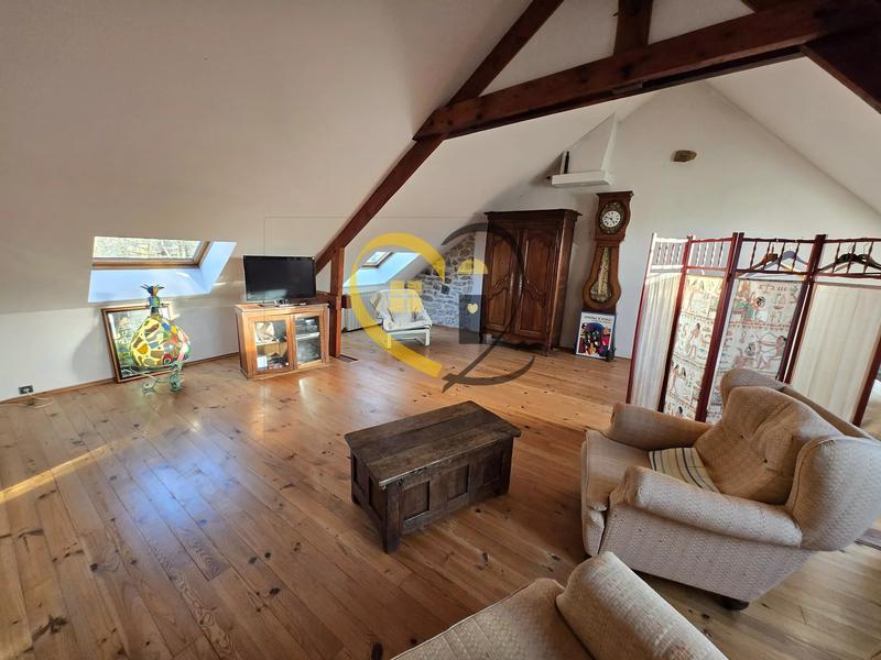 Maison - 180 m² - 5 pièces