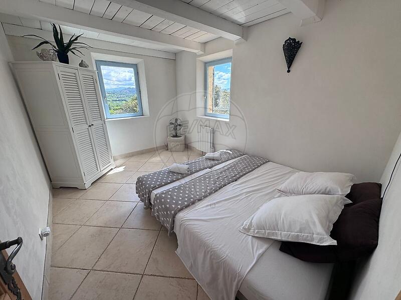 Maison en pierre - 220 m² - 6 pièces