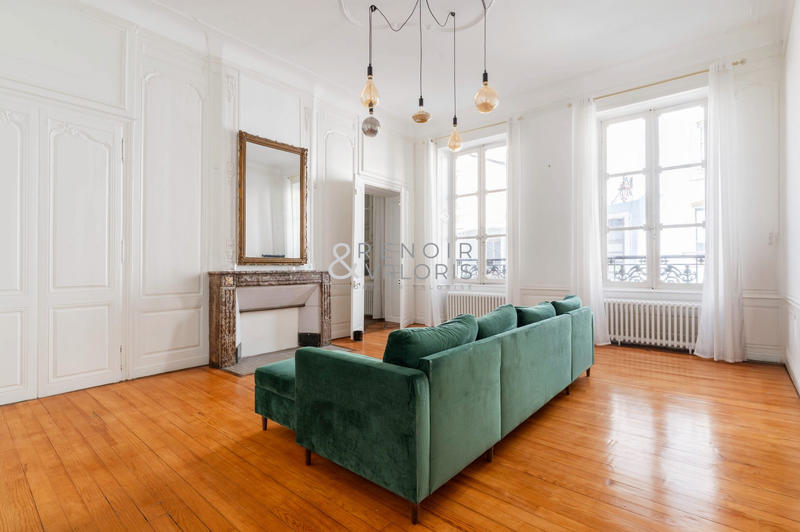 Appartement - 160 m² - 4 pièces