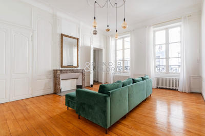 Appartement - 160 m² - 4 pièces