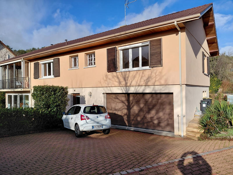 Maison - 237 m² - 10 pièces