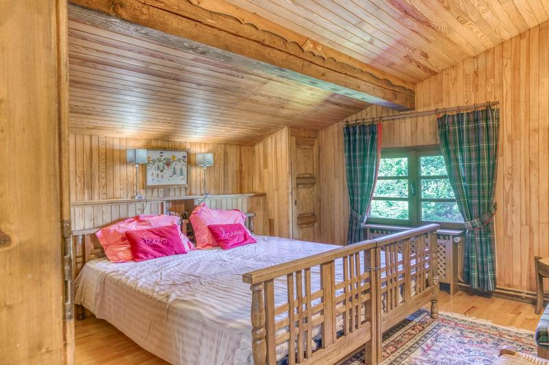 Châlet - 187 m² - 9 pièces