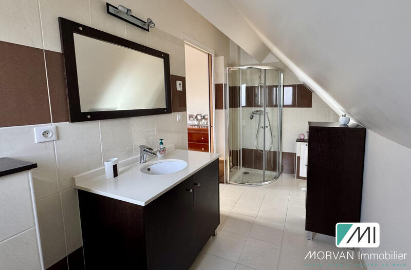 Maison - 262 m² - 7 pièces