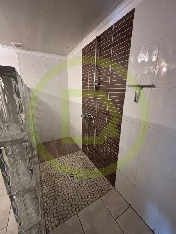 Maison - 250 m² - 7 pièces