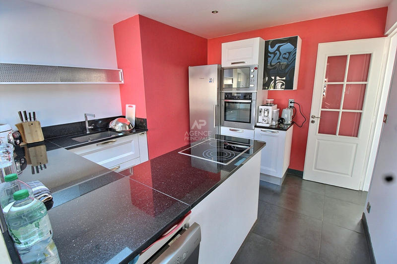 Maison - 184 m² - 8 pièces