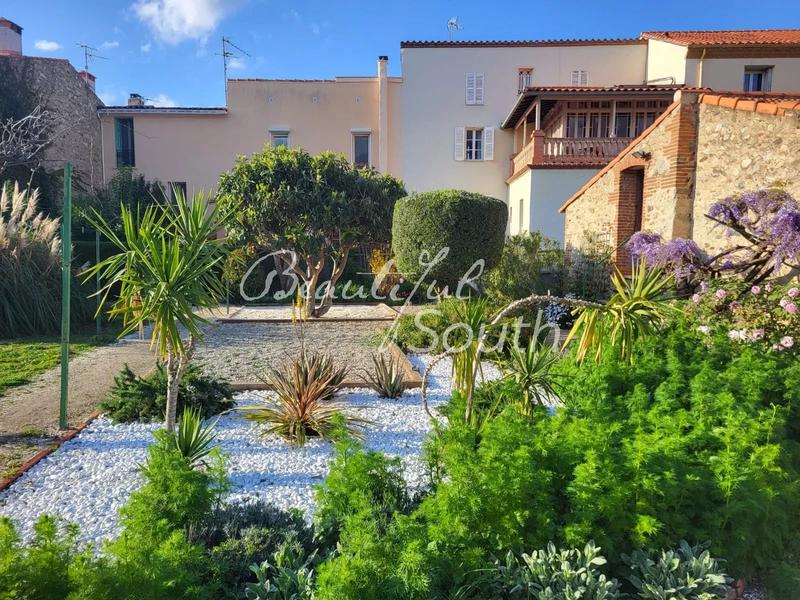 Maison chambre d'hôtes - 212 m² - 8 pièces