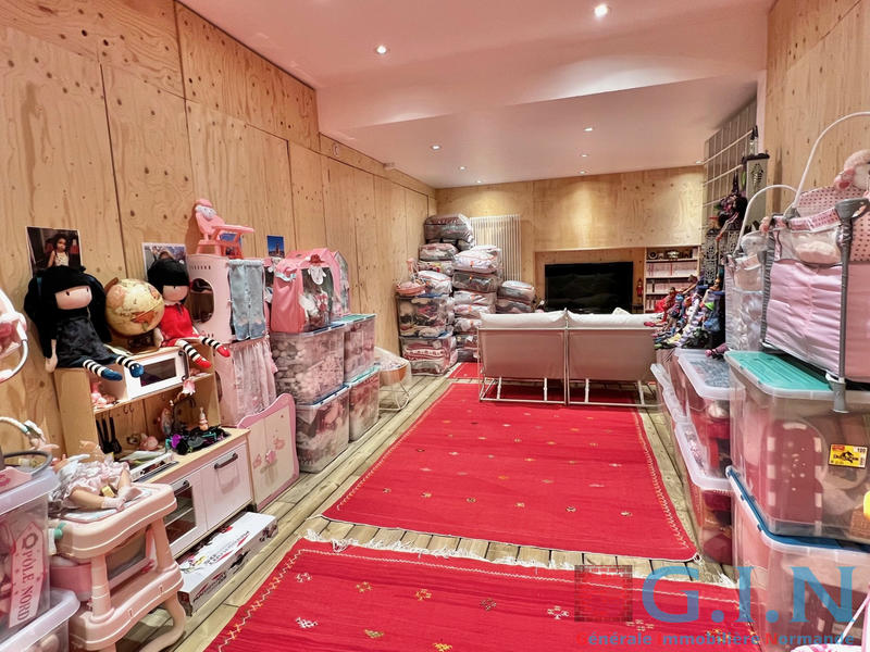 Maison - 217 m² - 6 pièces