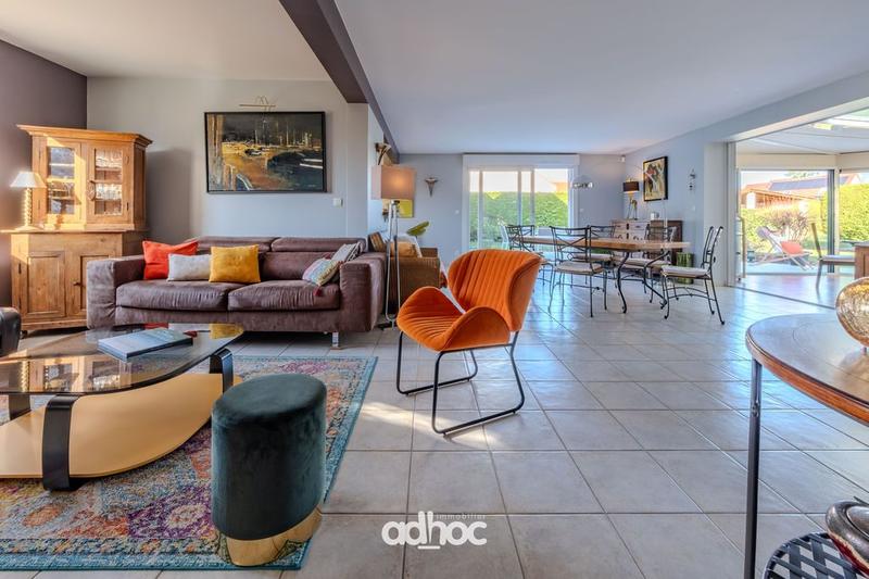 Maison traditionnelle - 190 m² - 7 pièces