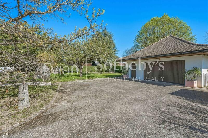 Maison - 417 m² - 9 pièces