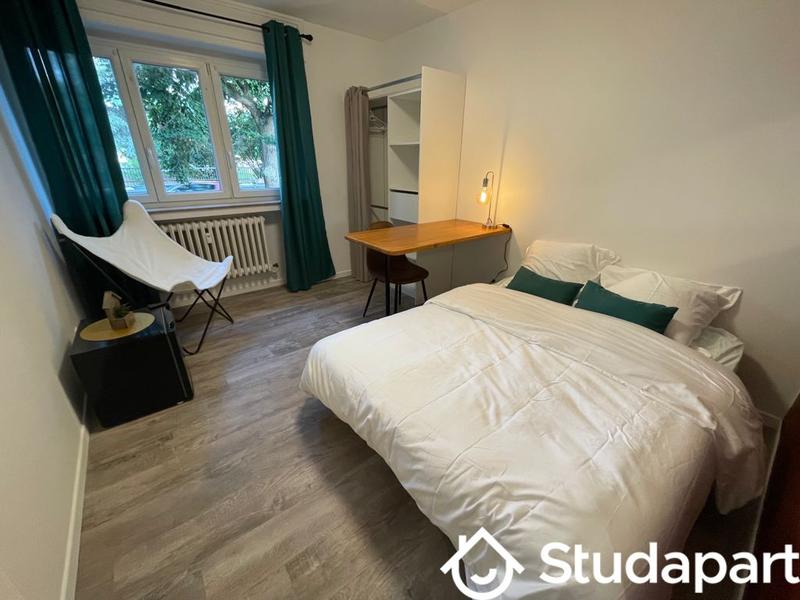 Chambre - 13 m² - 1 pièce