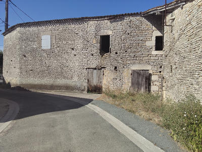 Grange - 147 m² - 1 pièce