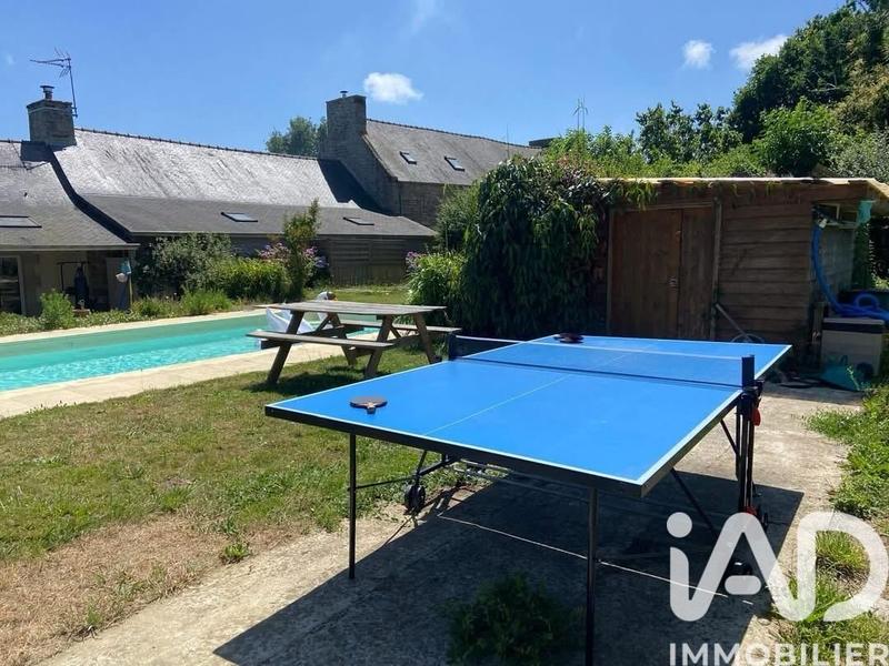 Maison - 210 m² - 7 pièces