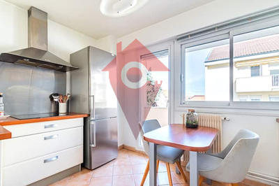 Appartement - 100 m² - 3 pièces