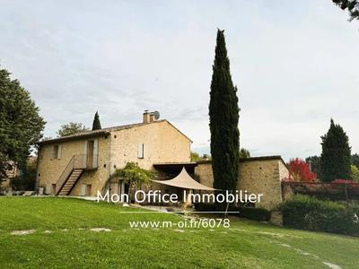 Maison - 255 m² - 10 pièces