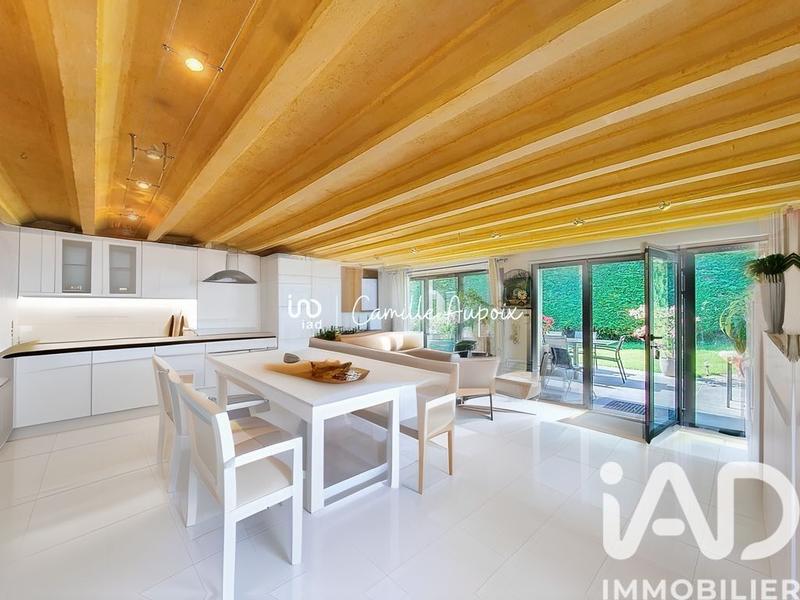 Maison - 247 m² - 10 pièces