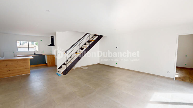 Maison - 97 m² - 4 pièces