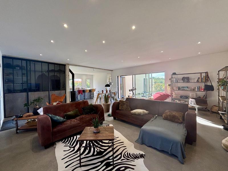 Maison - 161 m² - 4 pièces