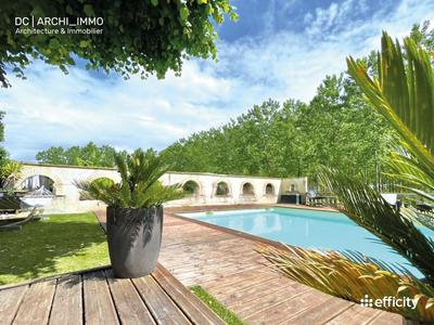 Maison - 530 m² - 18 pièces