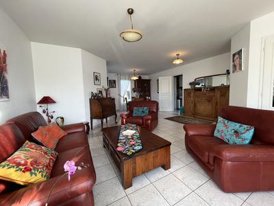 Maison traditionnelle - 170 m² - 8 pièces