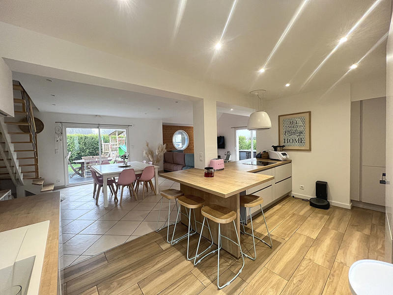 Maison - 168 m² - 7 pièces