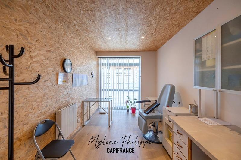 Local commercial - 111 m² - 2 pièces