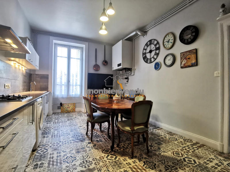 Appartement - 152 m² - 5 pièces